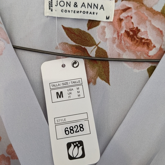 New with tag blouse - Picture 2 of 2